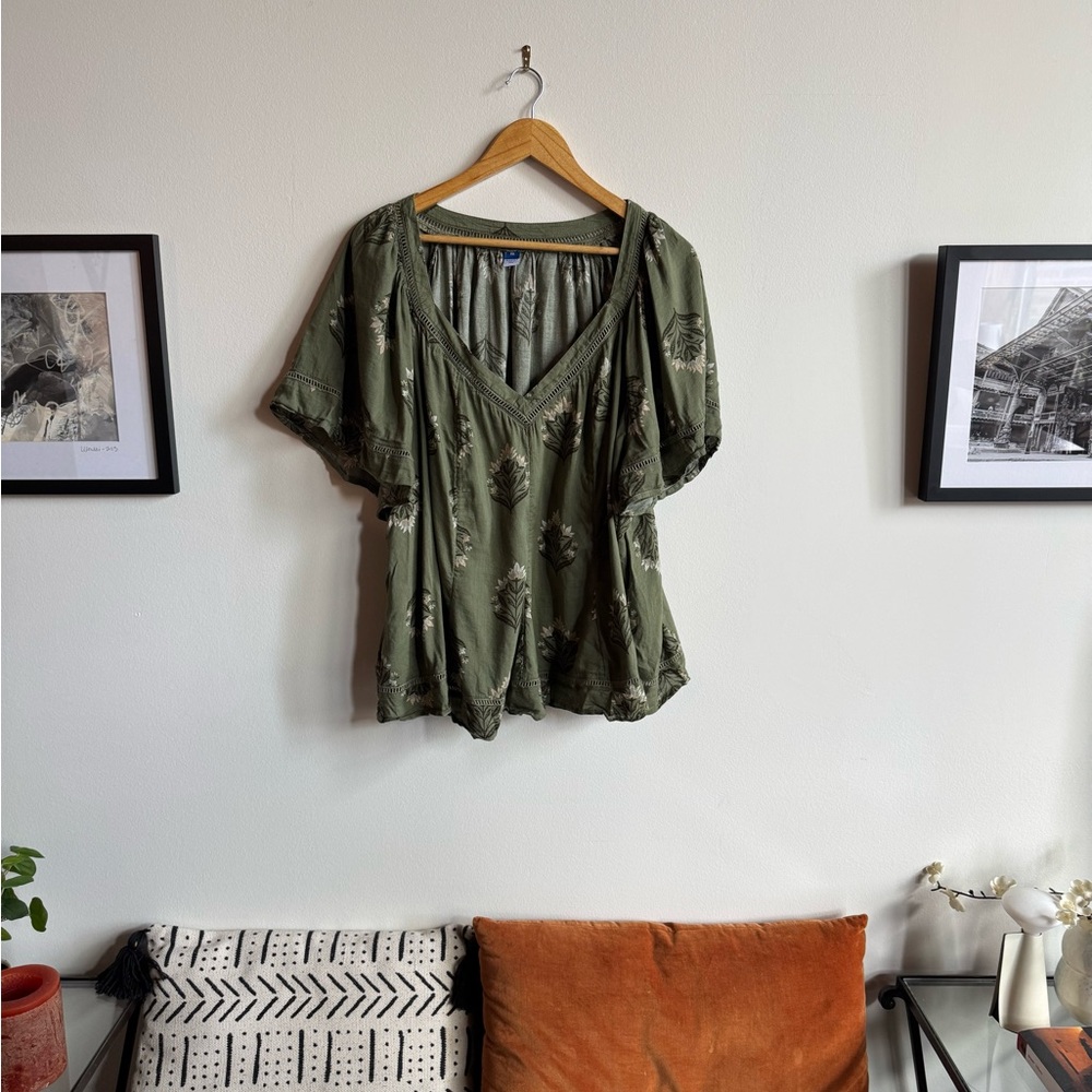 Old Navy Olive Green Floral Women's Top - Plus Size